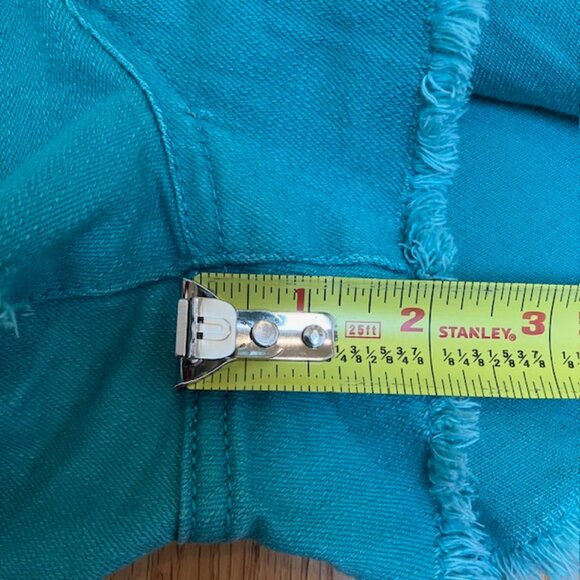 STS  Blue Teal denim shorts with raw edge size 5 - Picture 8 of 8